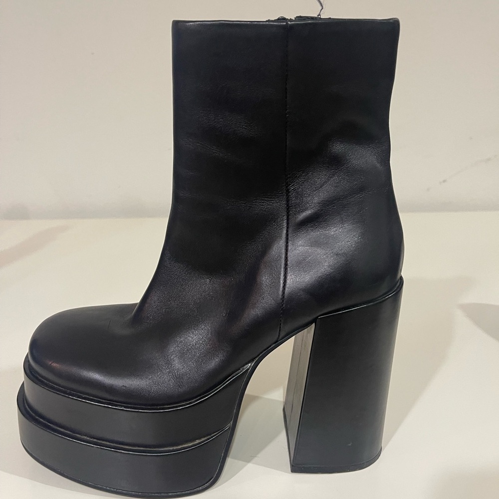 Steve Madden Black Platform Boots